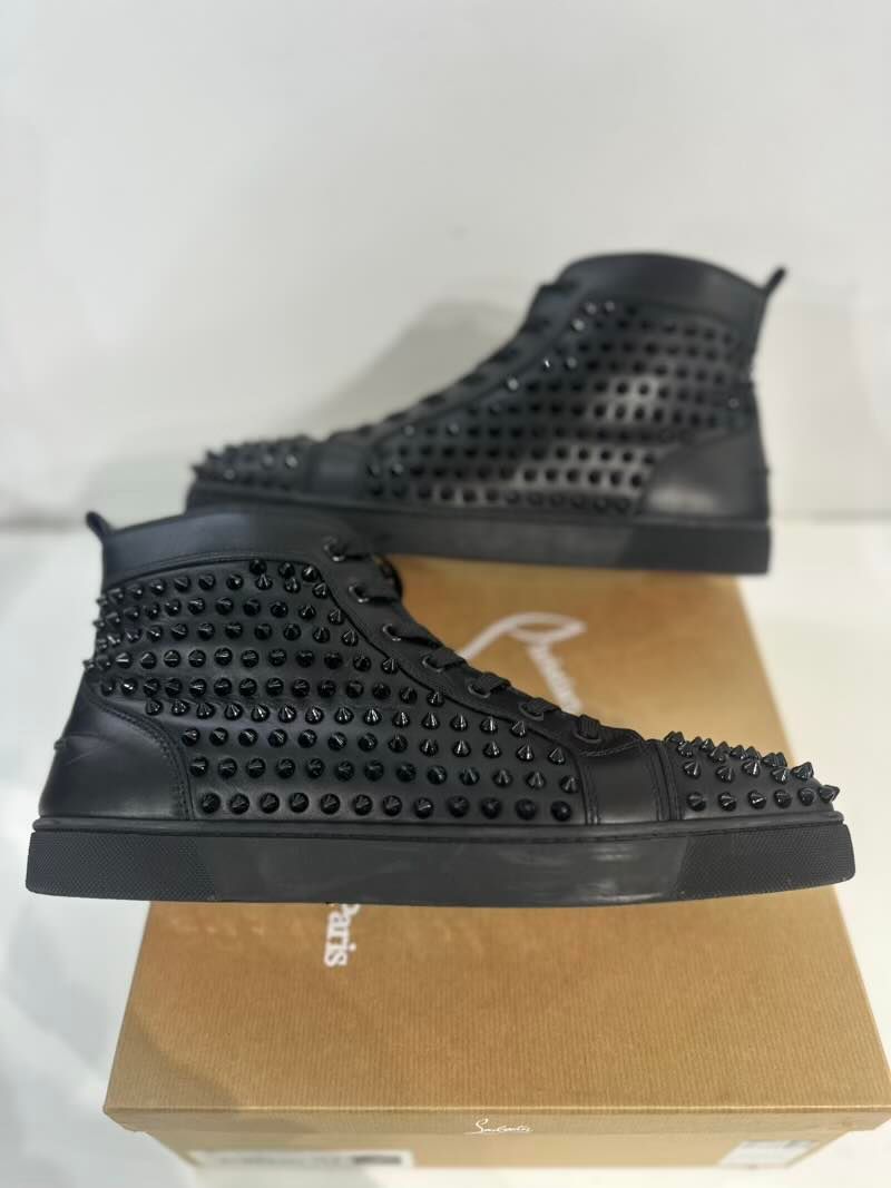 Christian Louboutin Louis Flat Calf Spikes Black - Pre-Owned Size 12