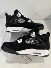 Jordan 4 Retro White Thunder - Pre-Owned Size 10.5