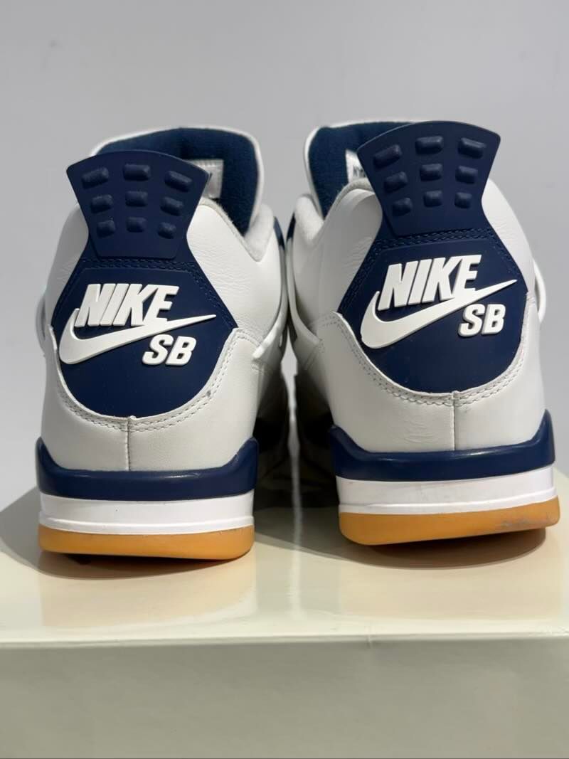 Jordan 4 Retro SB Navy - Pre-Owned Size 10