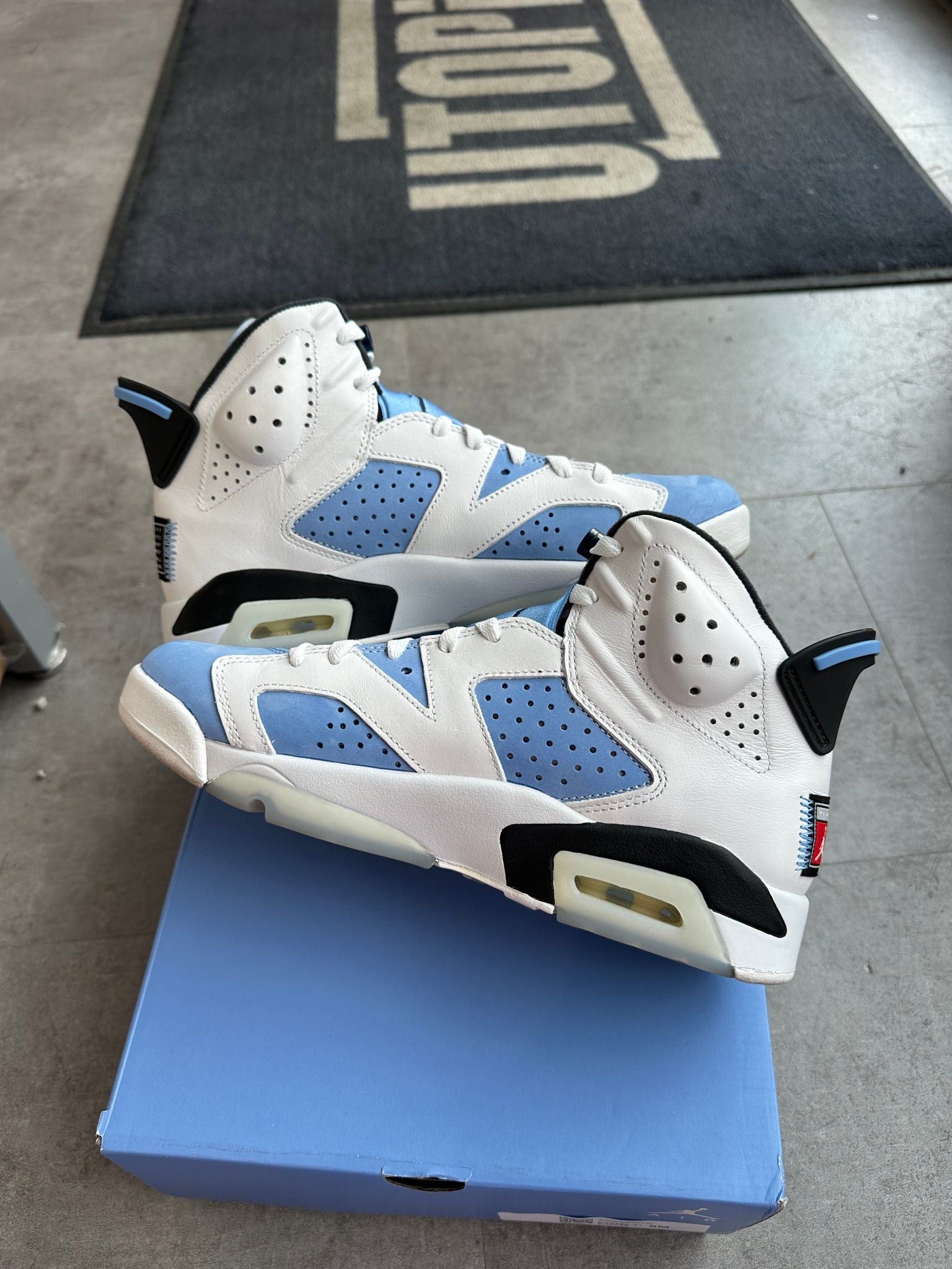 Jordan 6 Retro UNC (Preowned Size 8) - Pre-Owned