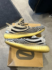 Adidas Yeezy Boost 350 V2 Zebra - Pre-Owned Size 9.5