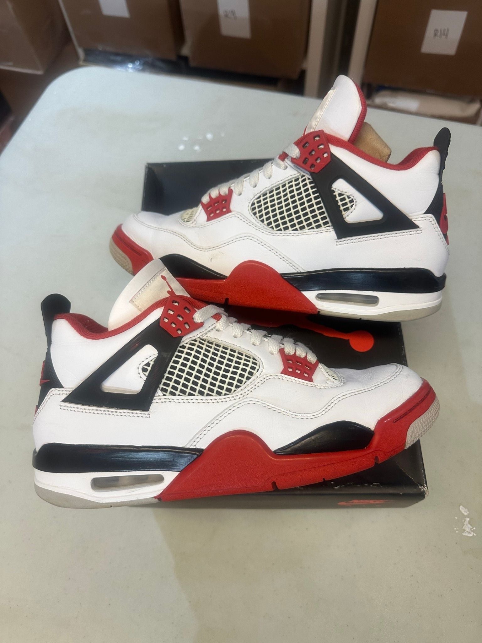 Jordan 4 Retro Fire Red (2020) - Pre-Owned Size 9