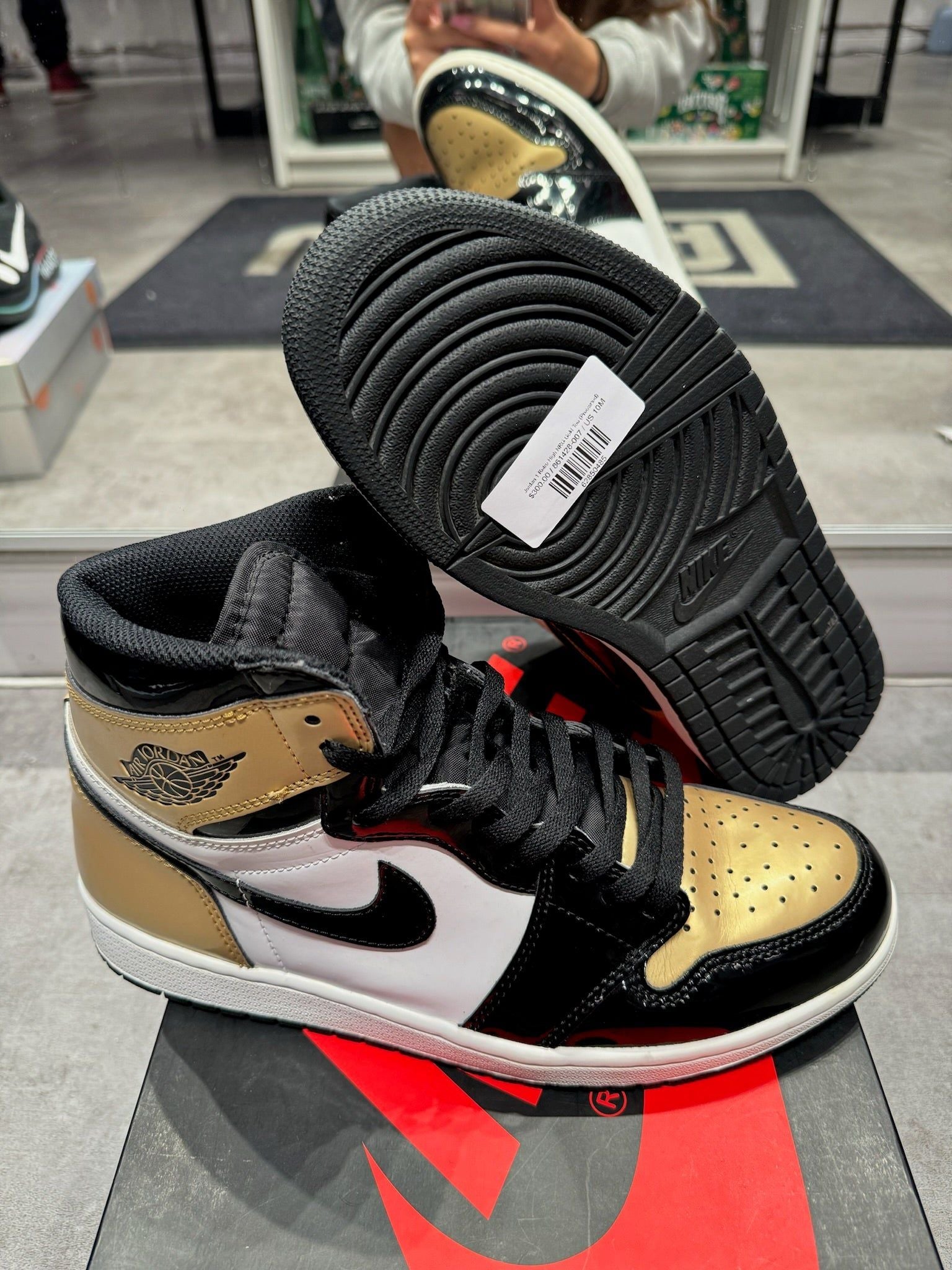 Jordan 1 Retro High NRG Gold Toe - Pre-Owned Size 10