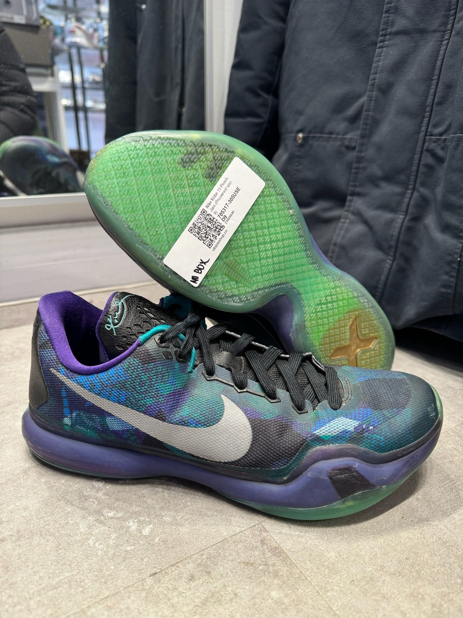 Nike Kobe 10 Peach Jam - Pre-Owned Size 9 (No original box)