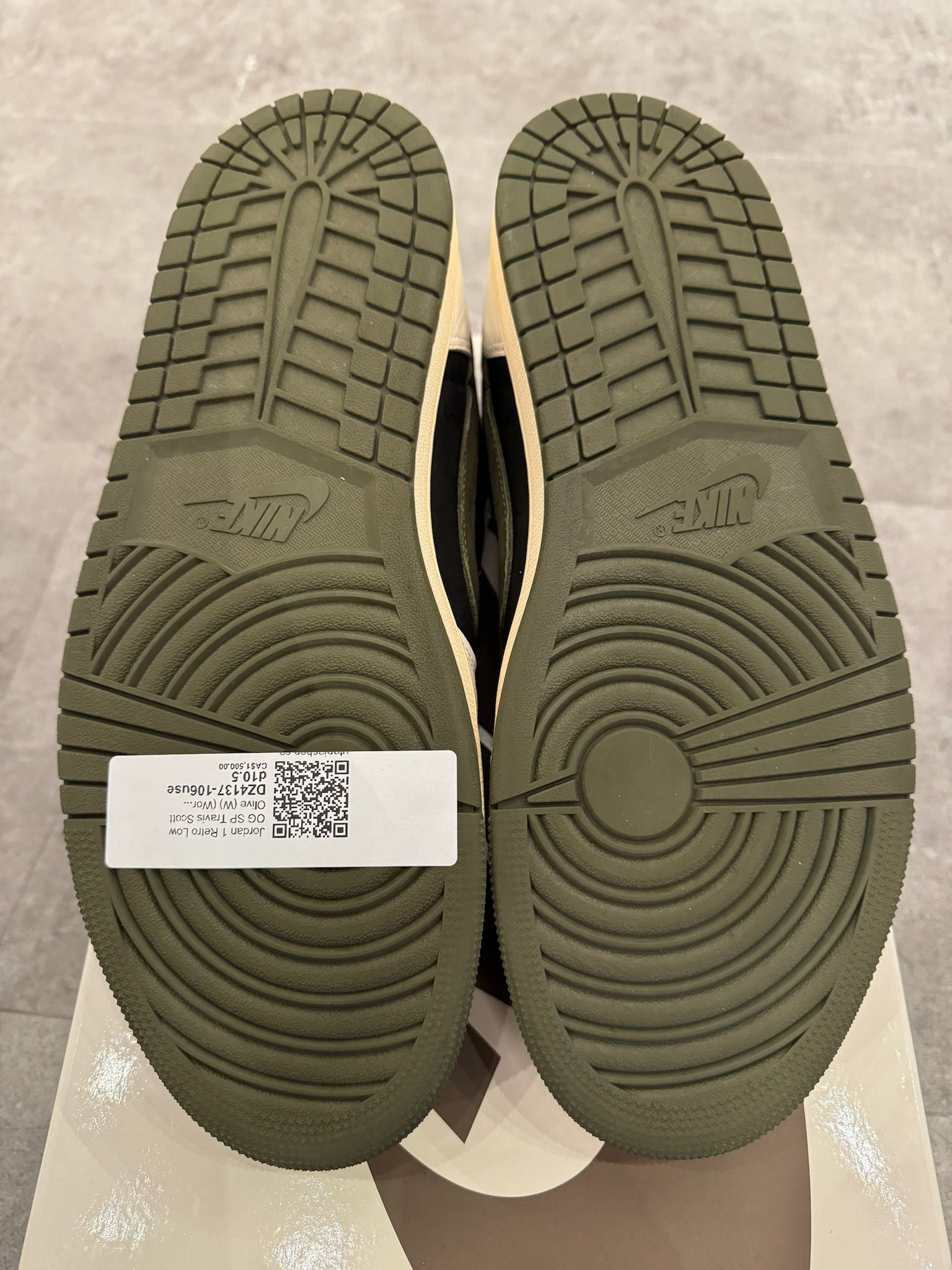 Jordan 1 Retro Low OG SP Travis Scott Olive (W) - Worn Twice Size 10.5M/12W