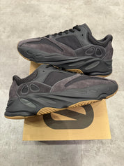 Adidas Yeezy Boost 700 V2 Utility Black - Pre-Owned Size 11