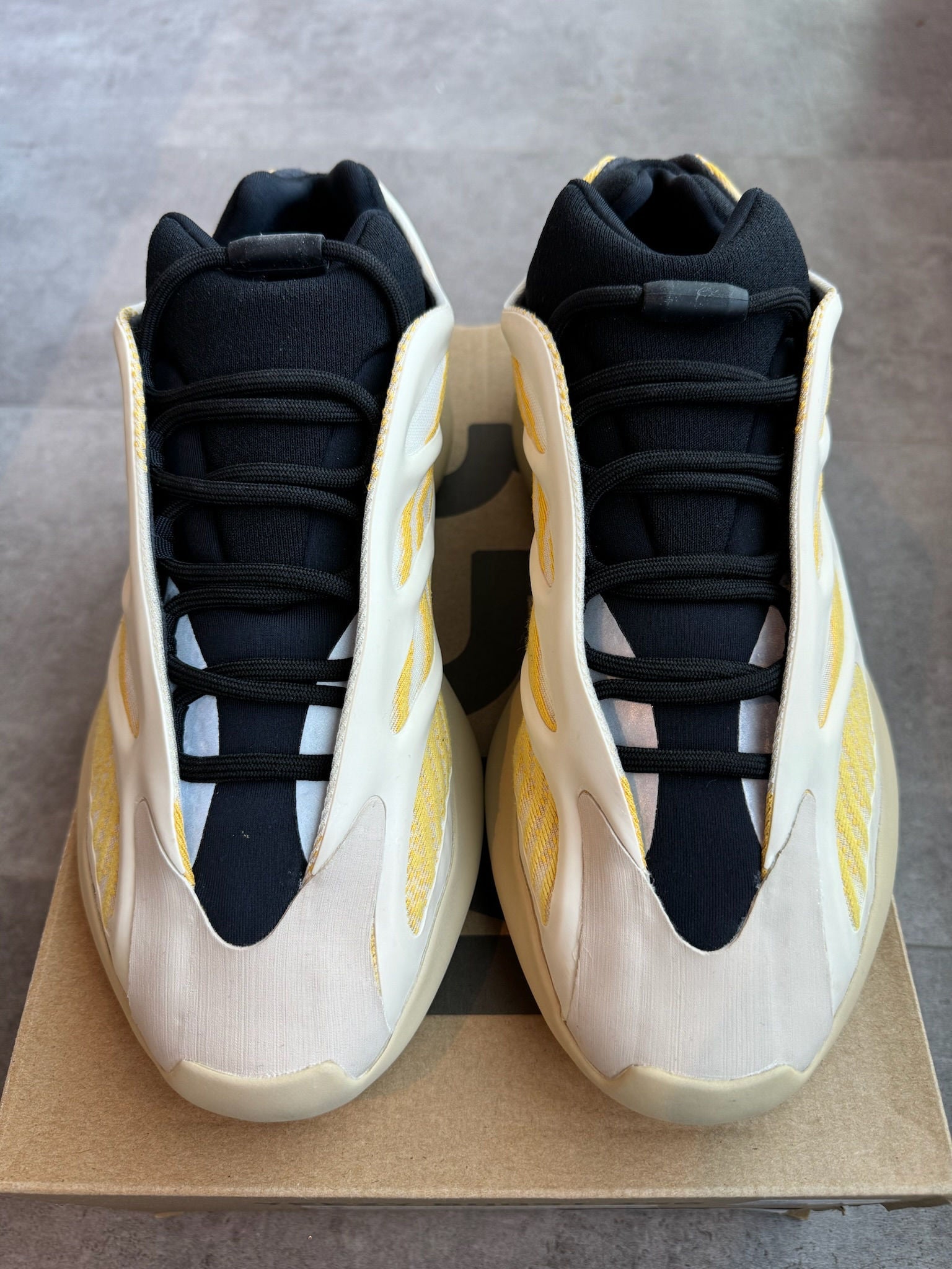 adidas Yeezy 700 V3 Safflower (Preowned Size 10) - Pre-Owned