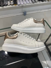 Alexander McQueen Oversized White Beige Crocodile - Pre-Owned  Size 35/ US 4 (No Original Box)