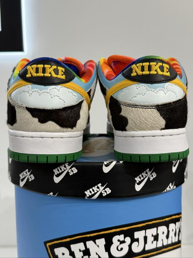 Nike SB Dunk Low Ben & Jerry's Chunky Dunky (Special Box) - Pre-Owned Size 9.5