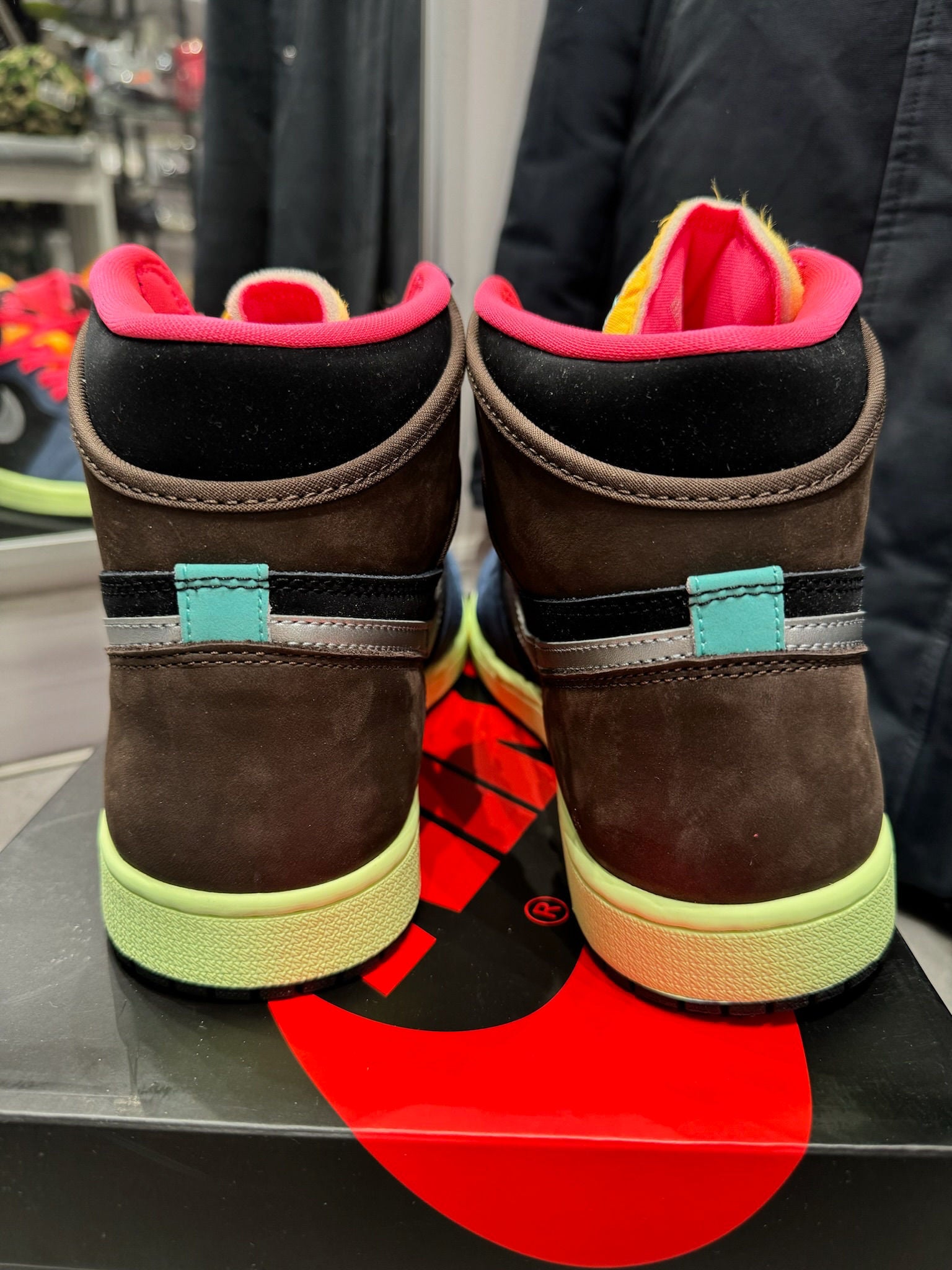 Jordan 1 Retro High Tokyo Bio Hack - Pre-Owned Size 10