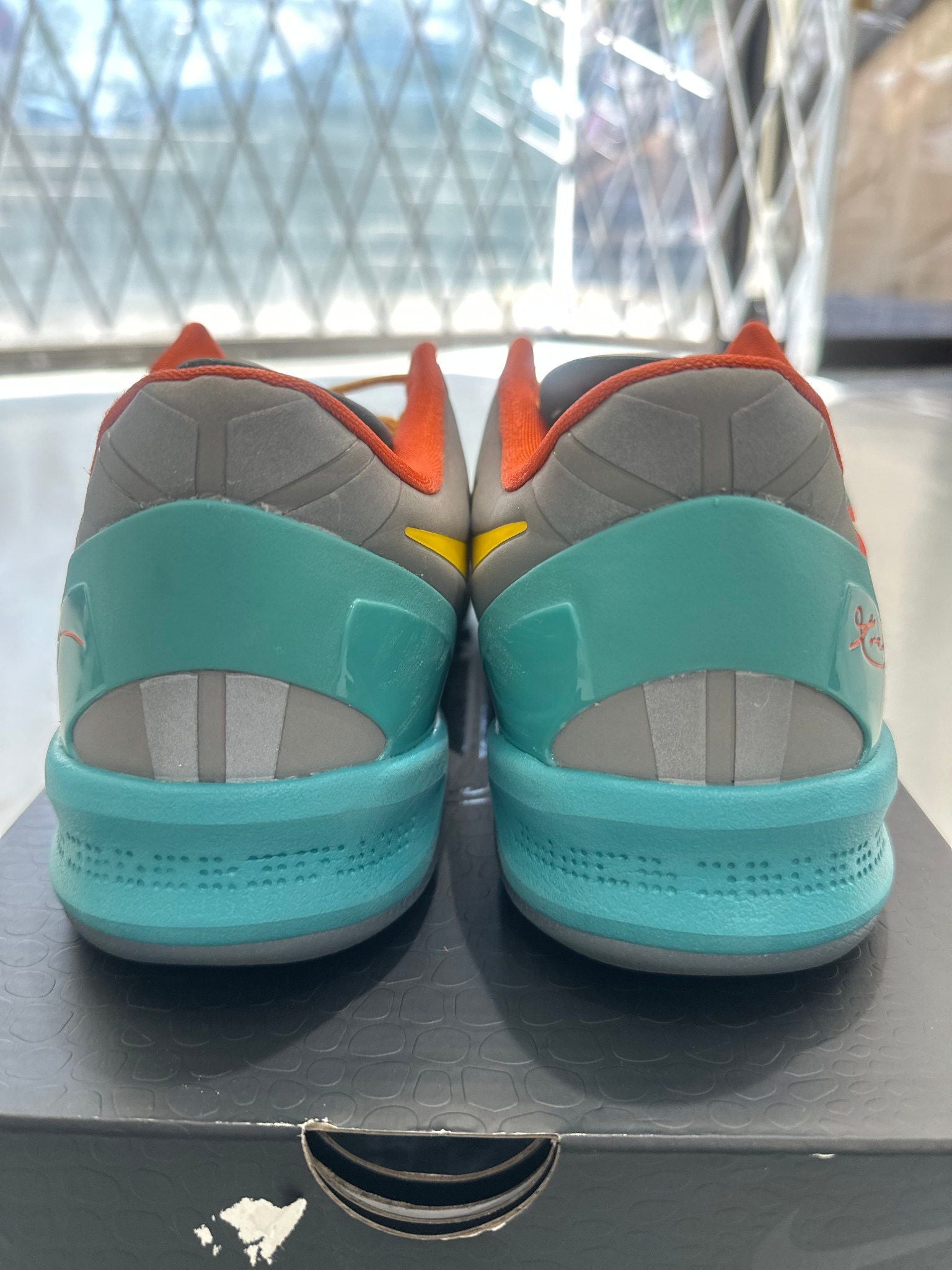 Nike Kobe 8 Protro Venice Beach (2024) - Pre-Owned Size 10M