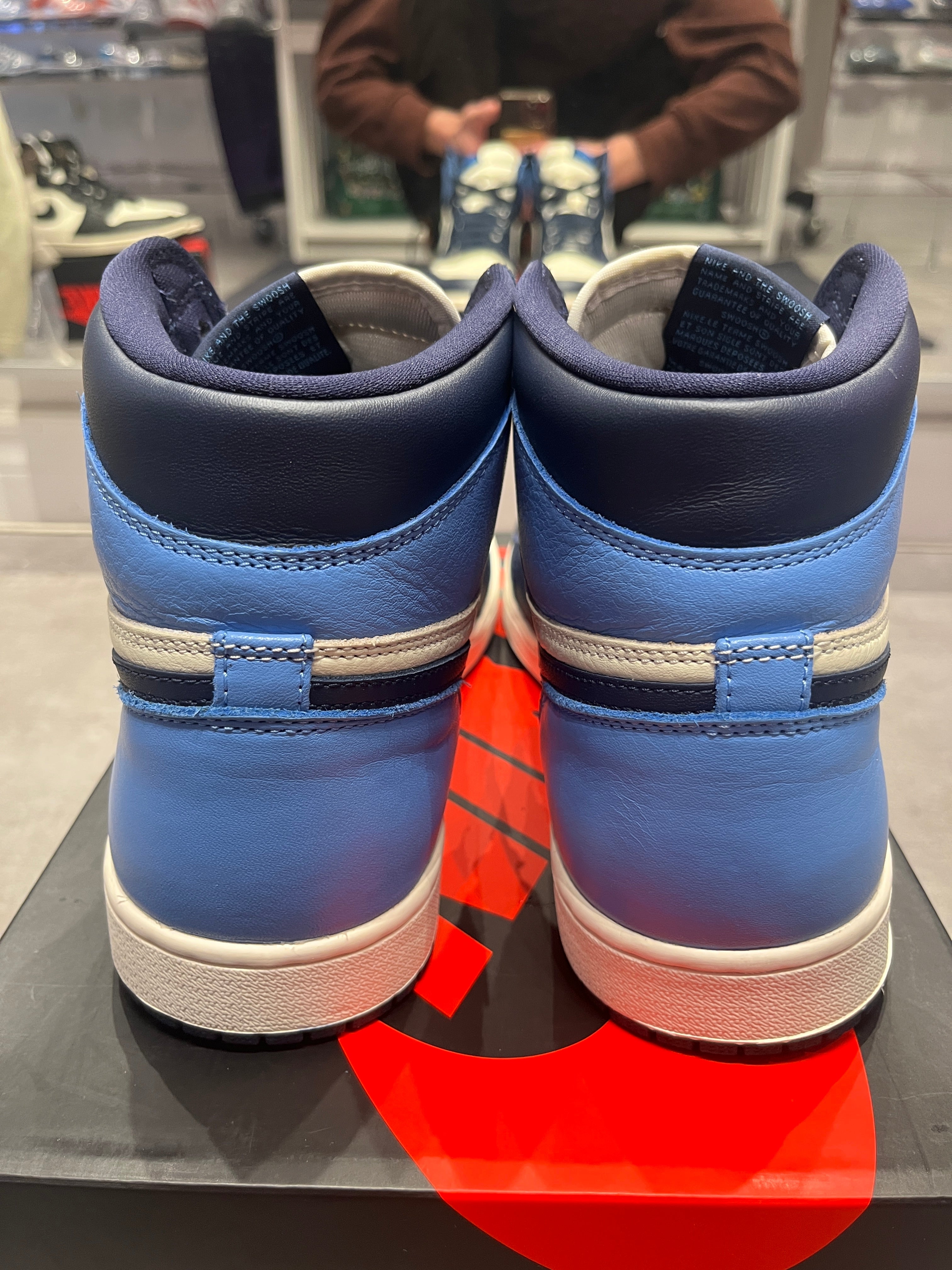 Jordan 1 Retro High Obsidian - Pre-Owned Size 10.5