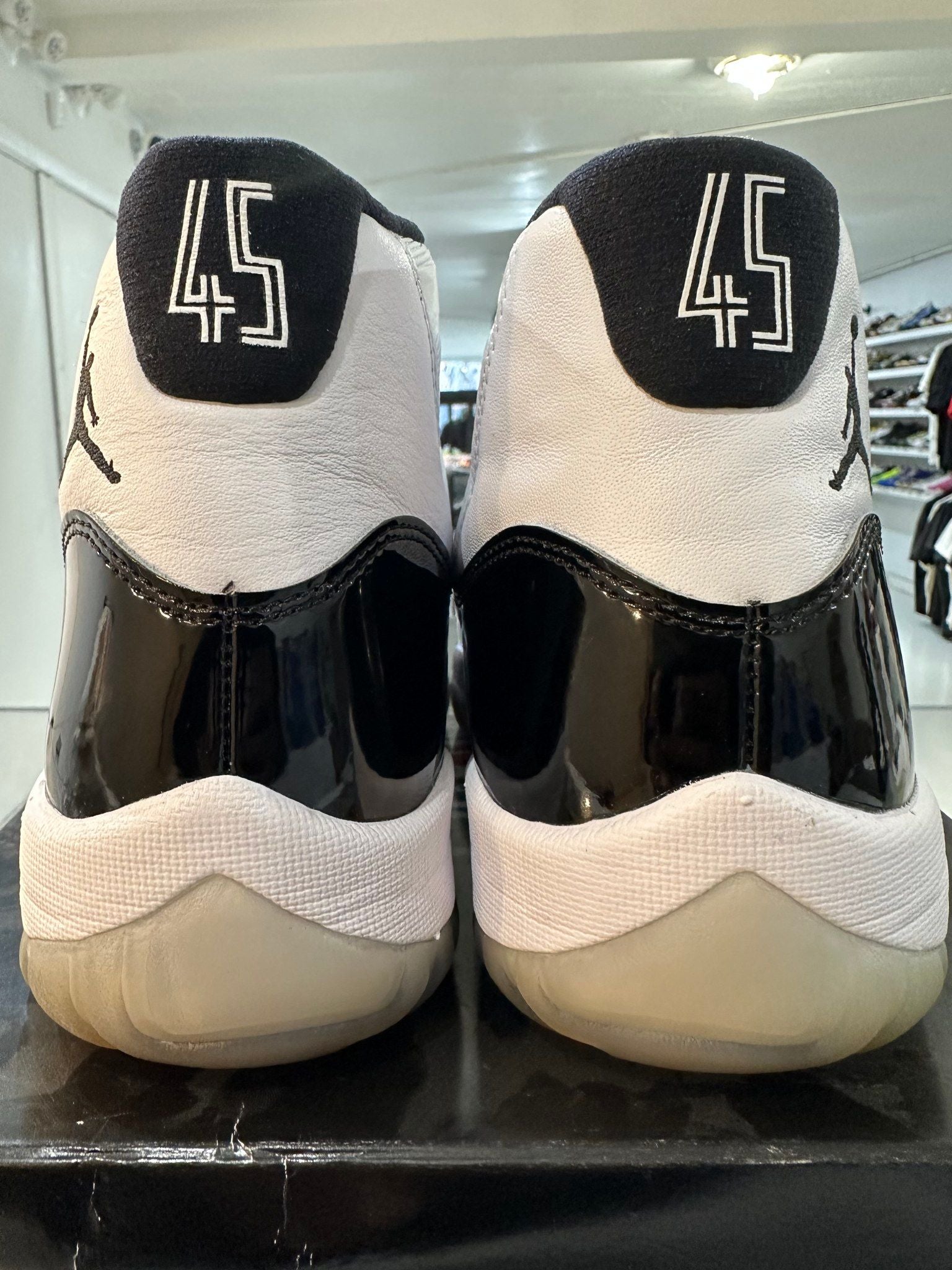 Jordan 11 Retro Concord (2018) - Pre-Owned Size 8.5