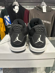 Jordan 4 Retro White Thunder - Gently Pre-Owned Size 8