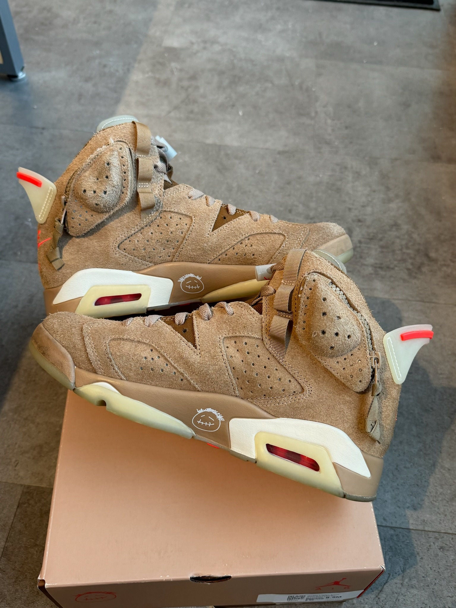Jordan 6 Retro Travis Scott British Khaki (Preowned Size 8.5) - Pre-Owned
