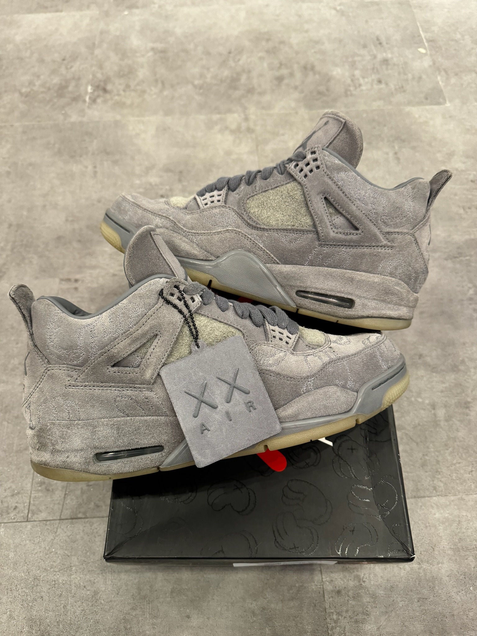 Air Jordan 4 Retro Kaws - Pre-Owned Size 10.5