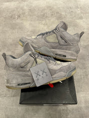 Air Jordan 4 Retro Kaws - Pre-Owned Size 10.5