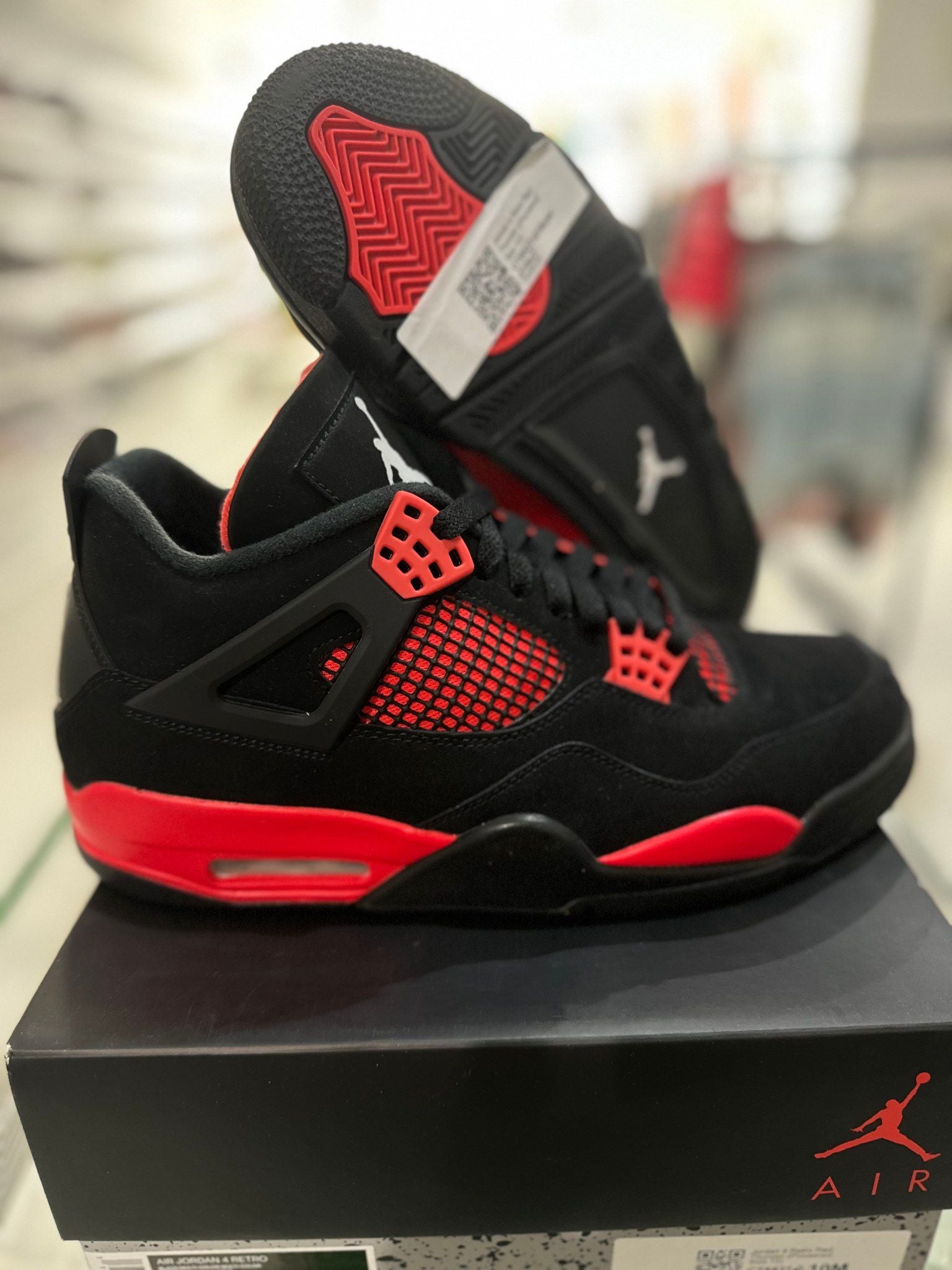 Jordan 4 Retro Red Thunder (Preowned Size 10) - Pre-Owned