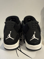 Jordan 4 Retro White Thunder (GS) - Pre-Owned Size 6.5Y