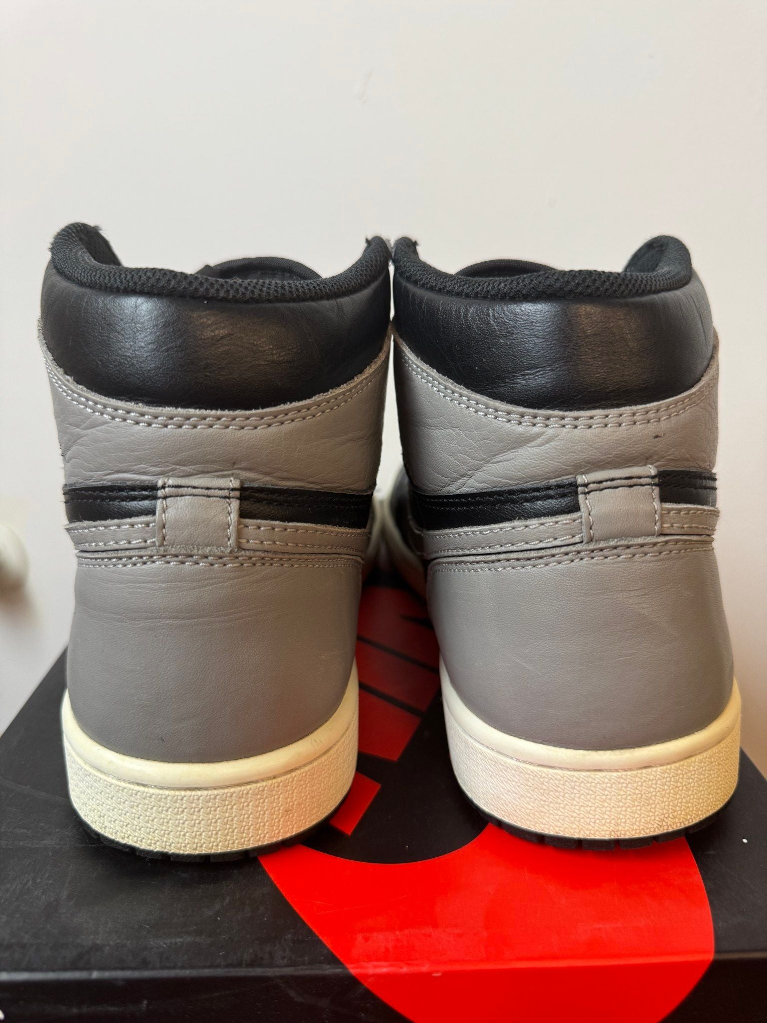 Jordan 1 Retro High OG Shadow (2018) - Pre-Owned Size 8.5