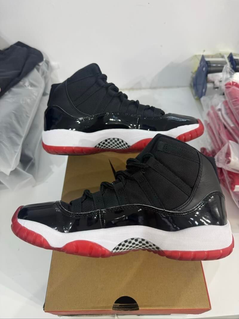 Jordan 11 Retro Playoffs Bred (2019) (GS) - Pre-Owned Size 6.5Y