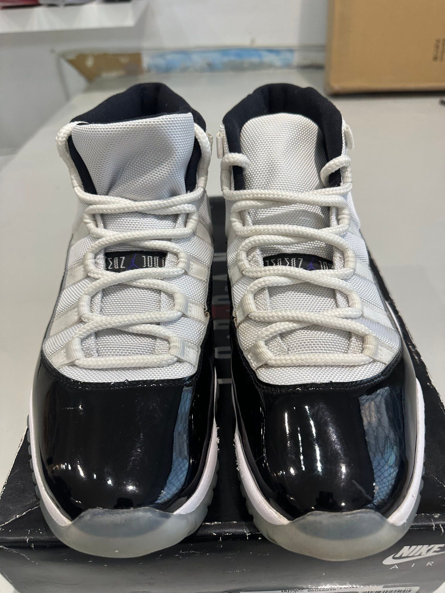 Jordan 11 Retro Concord (2018) - Pre-Owned Size 10