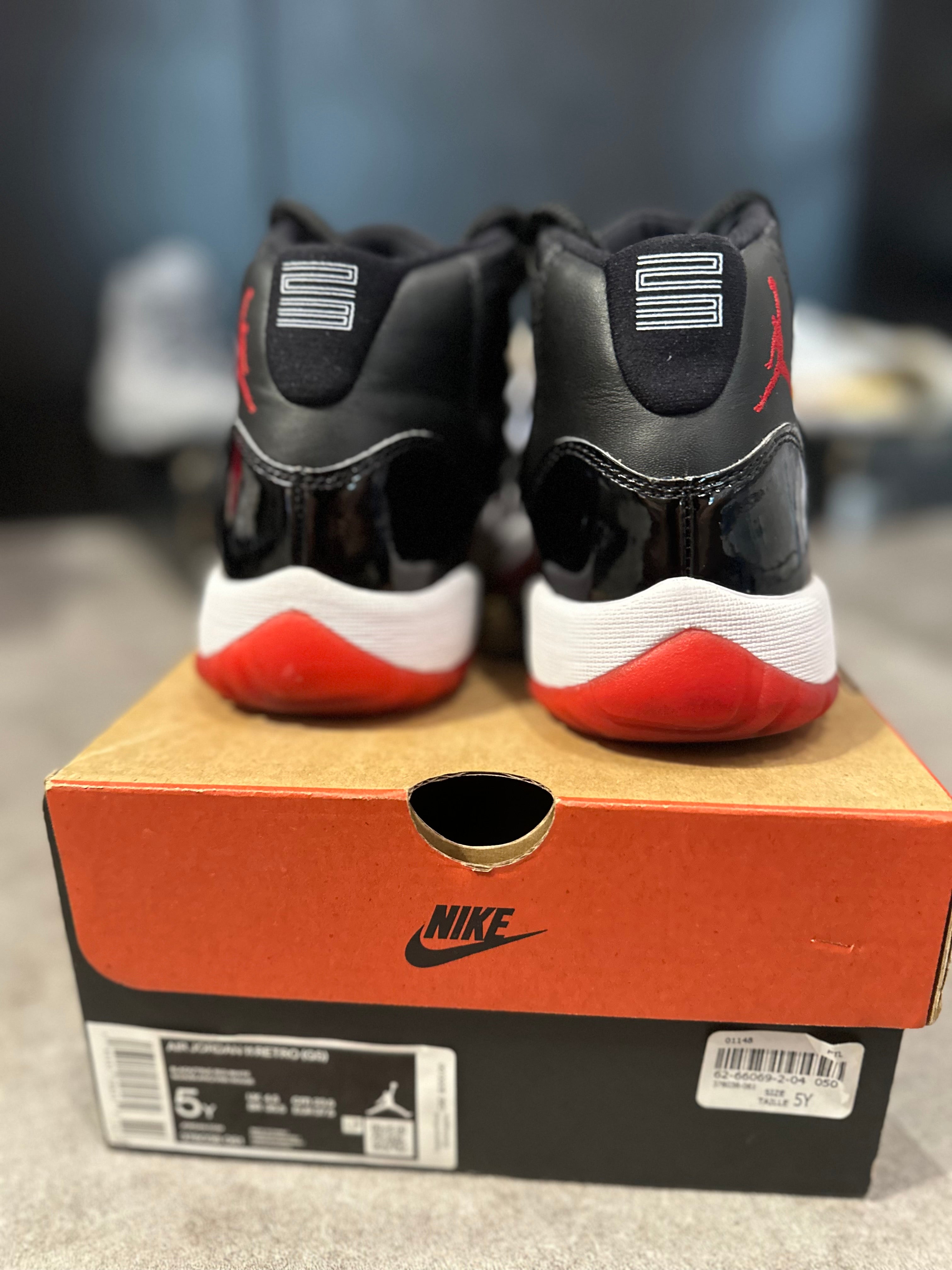 Jordan 11 Retro Playoffs Bred (2019) (GS) - Pre-Owned Size 5Y