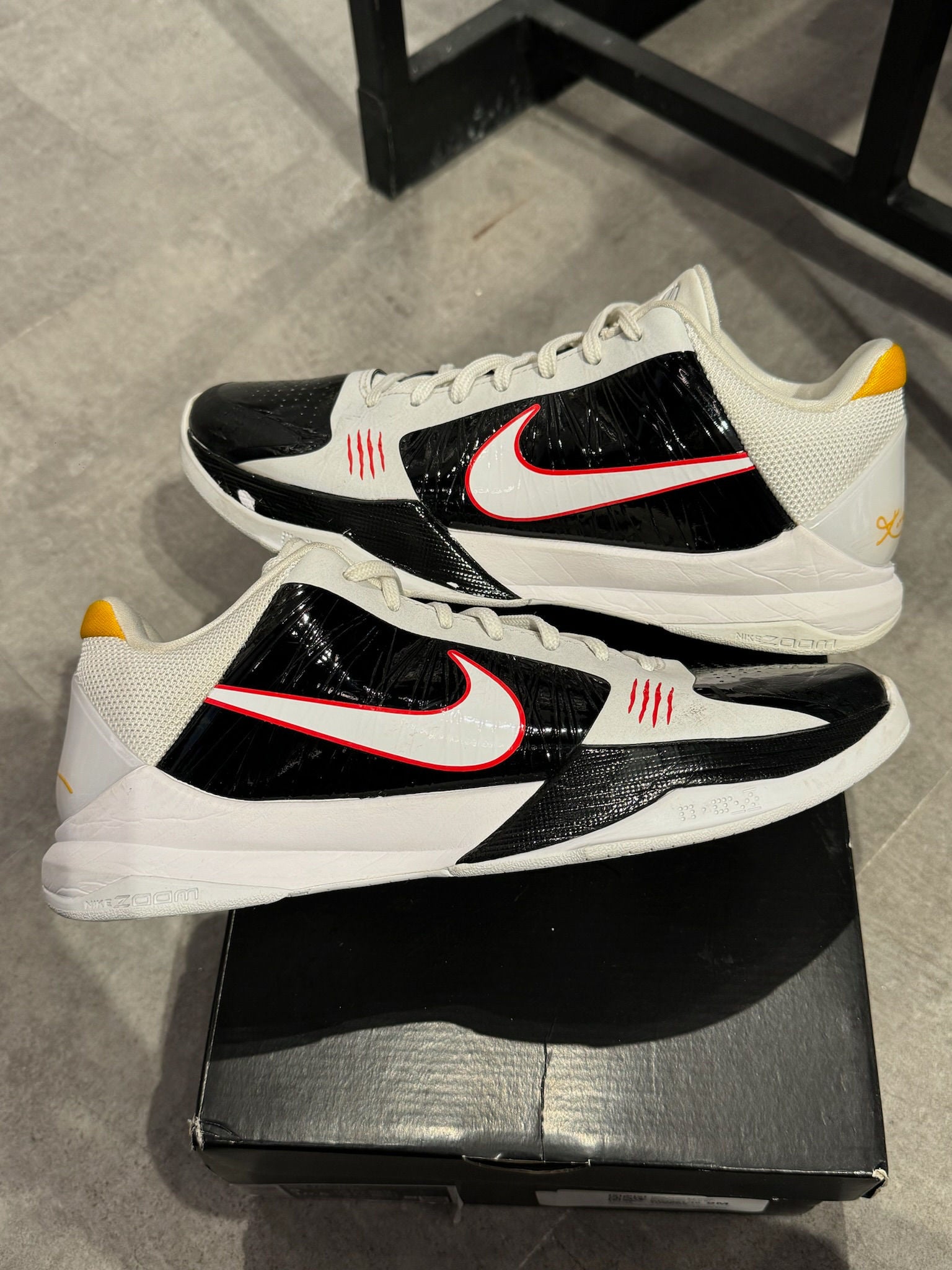 Nike Kobe 5 Protro Bruce Lee Alternate - Pre-Owned Size 9