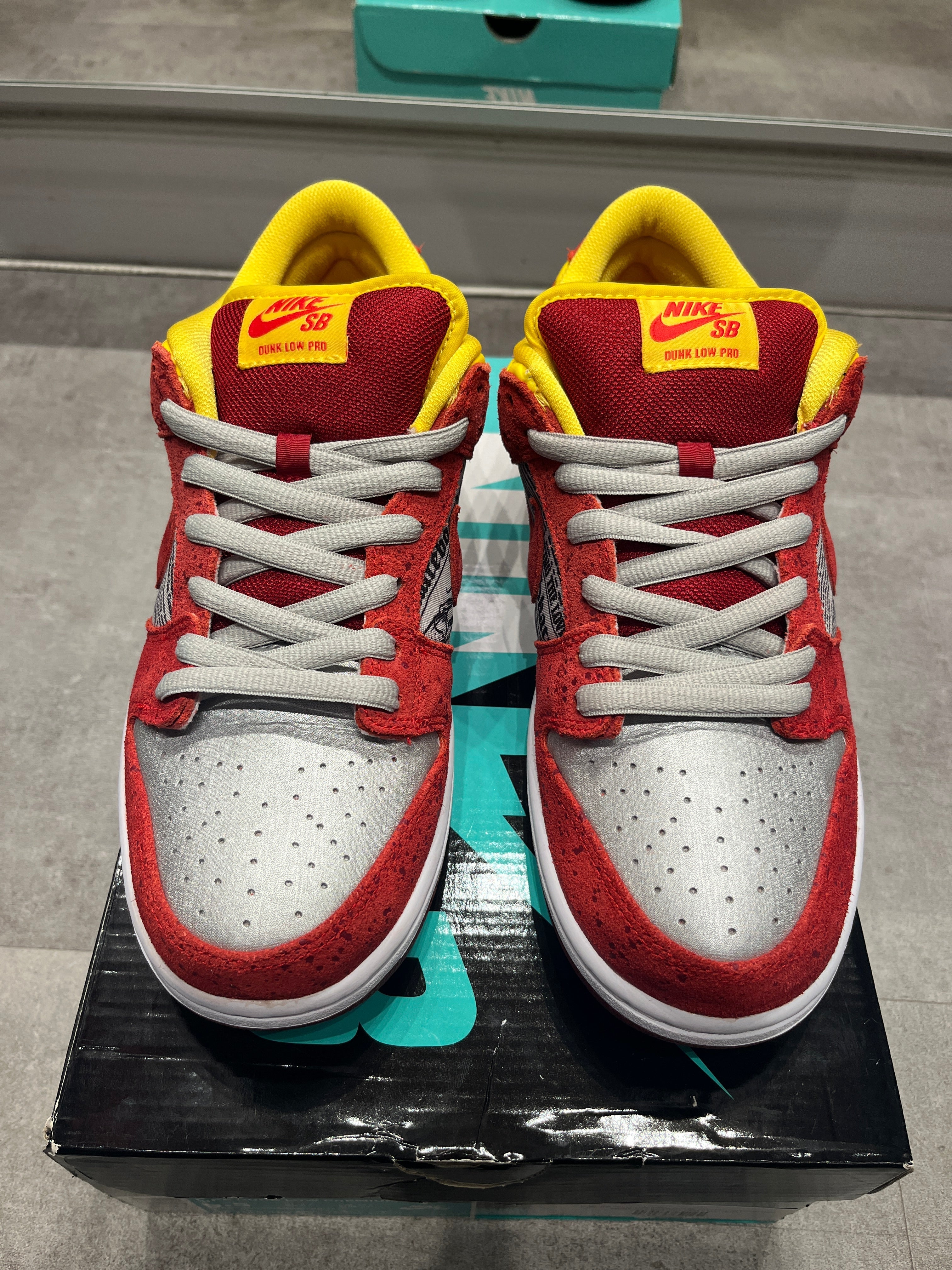 Nike SB Dunk Low PRM Rukus Crawfish - Pre-Owned Size 9.5