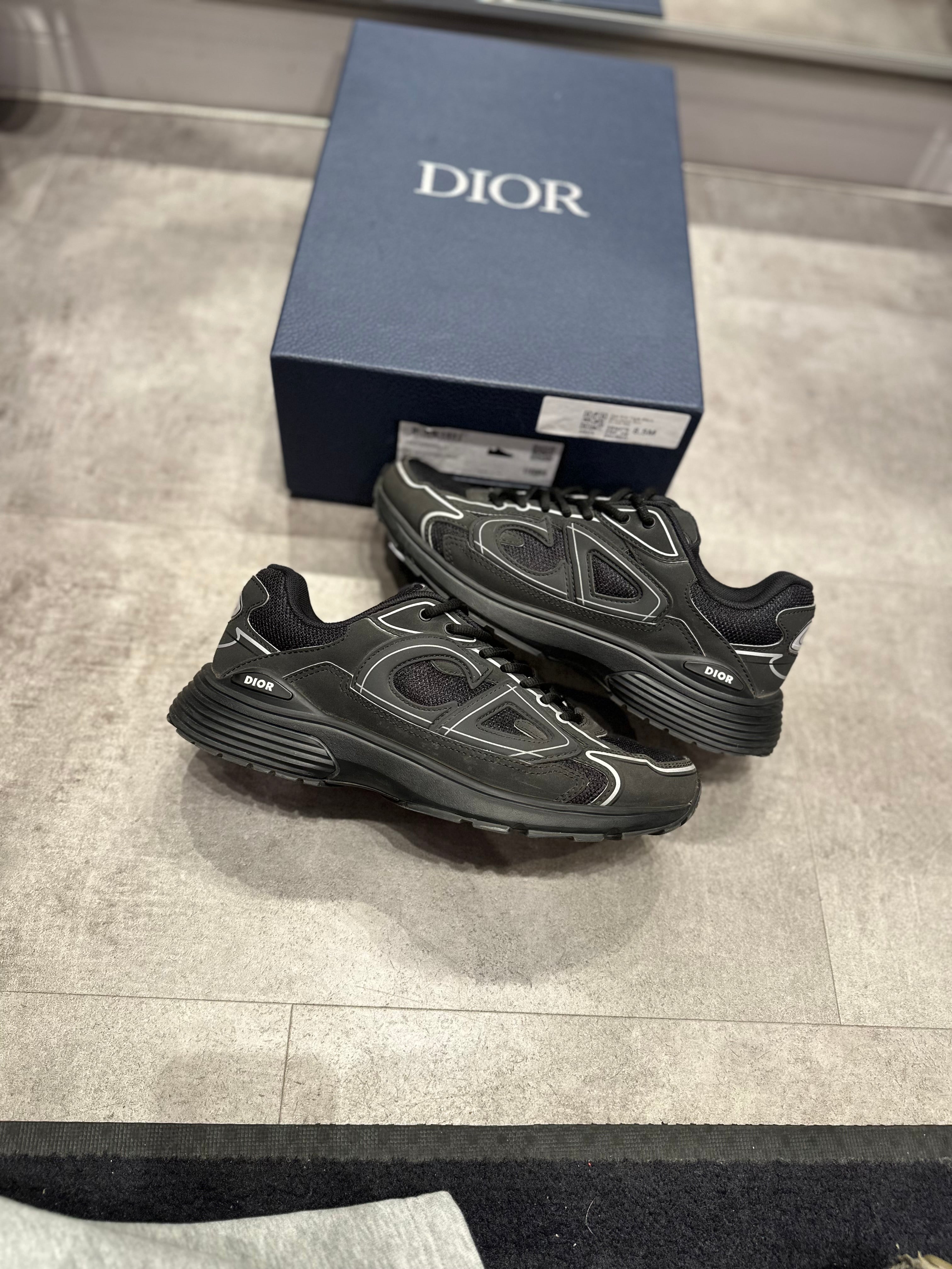 Dior B30 Triple Black (Preowned Size 41.5/8.5M)