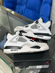 Jordan 4 Retro Military Black (GS) - Pre-Owned Size 5Y