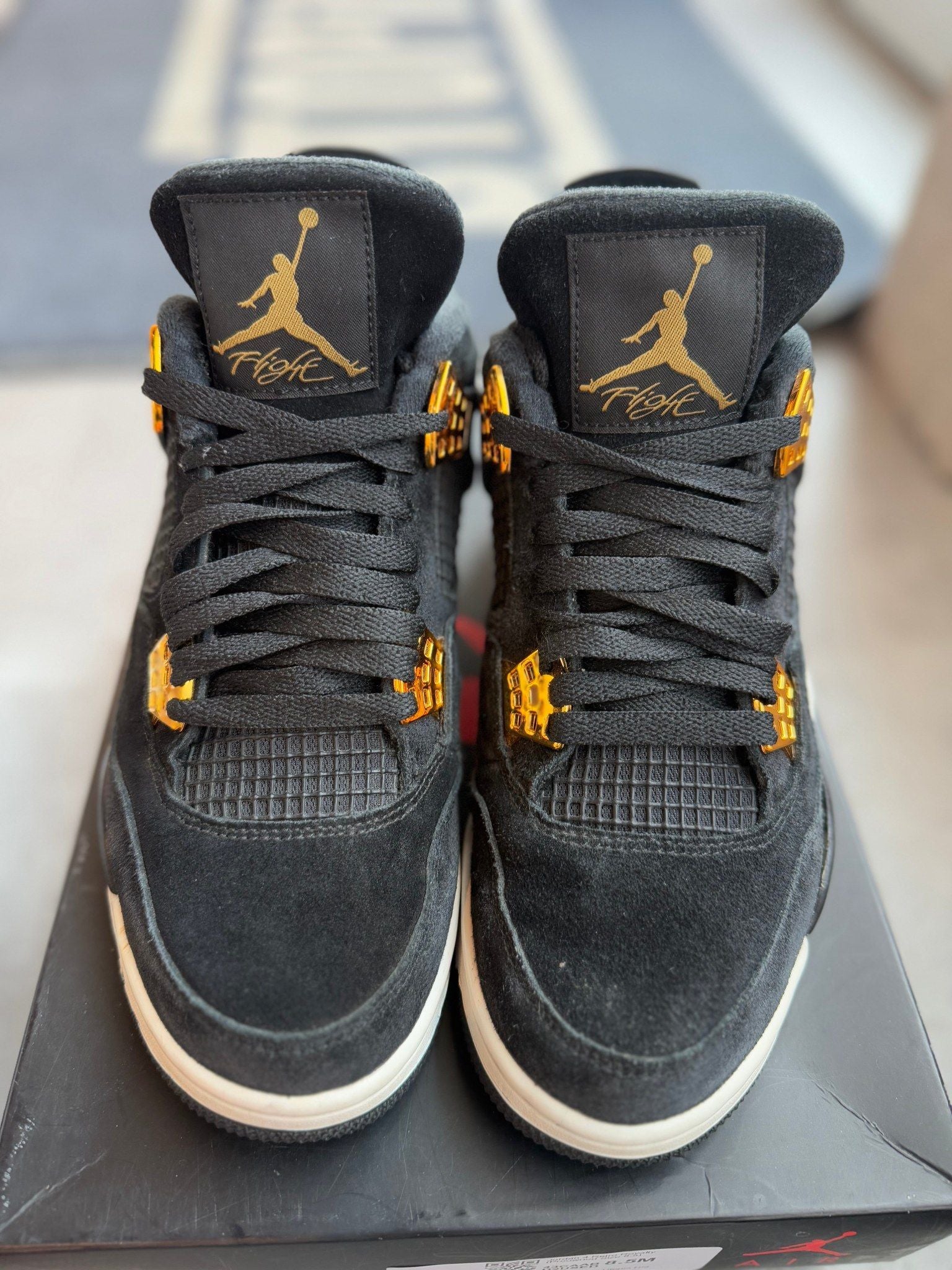 Jordan 4 Retro Royalty - Pre-Owned Size 8.5