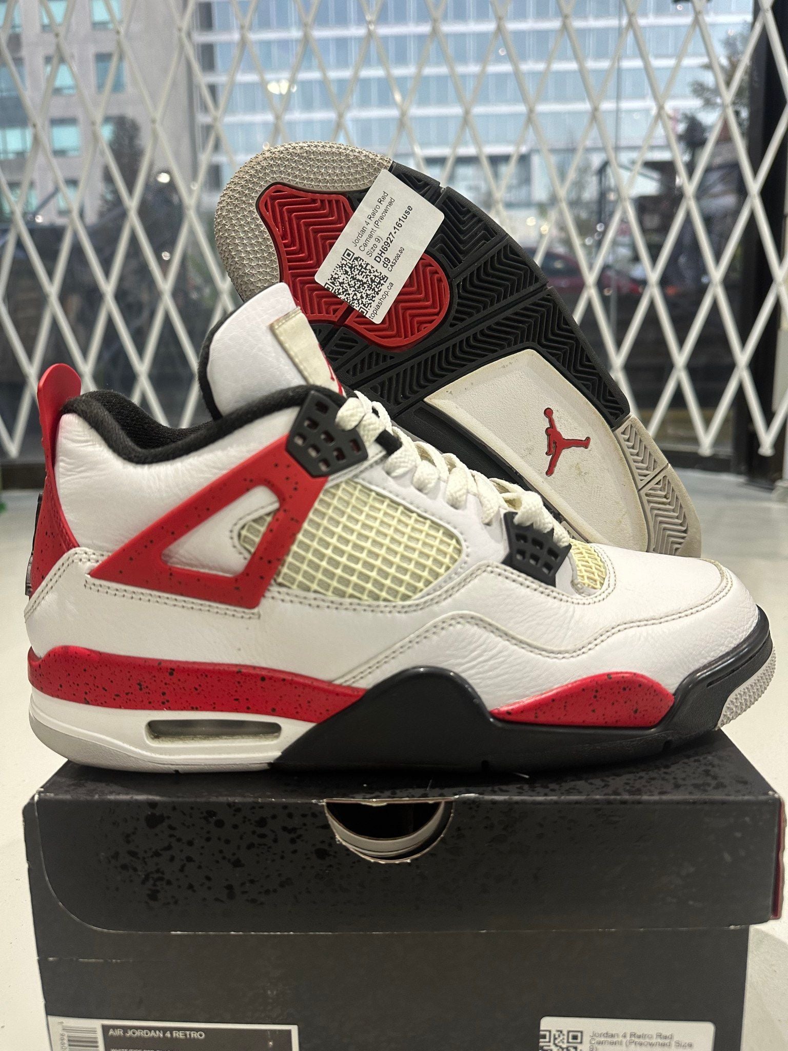 Jordan 4 Retro Red Cement - Pre-Owned Size 9