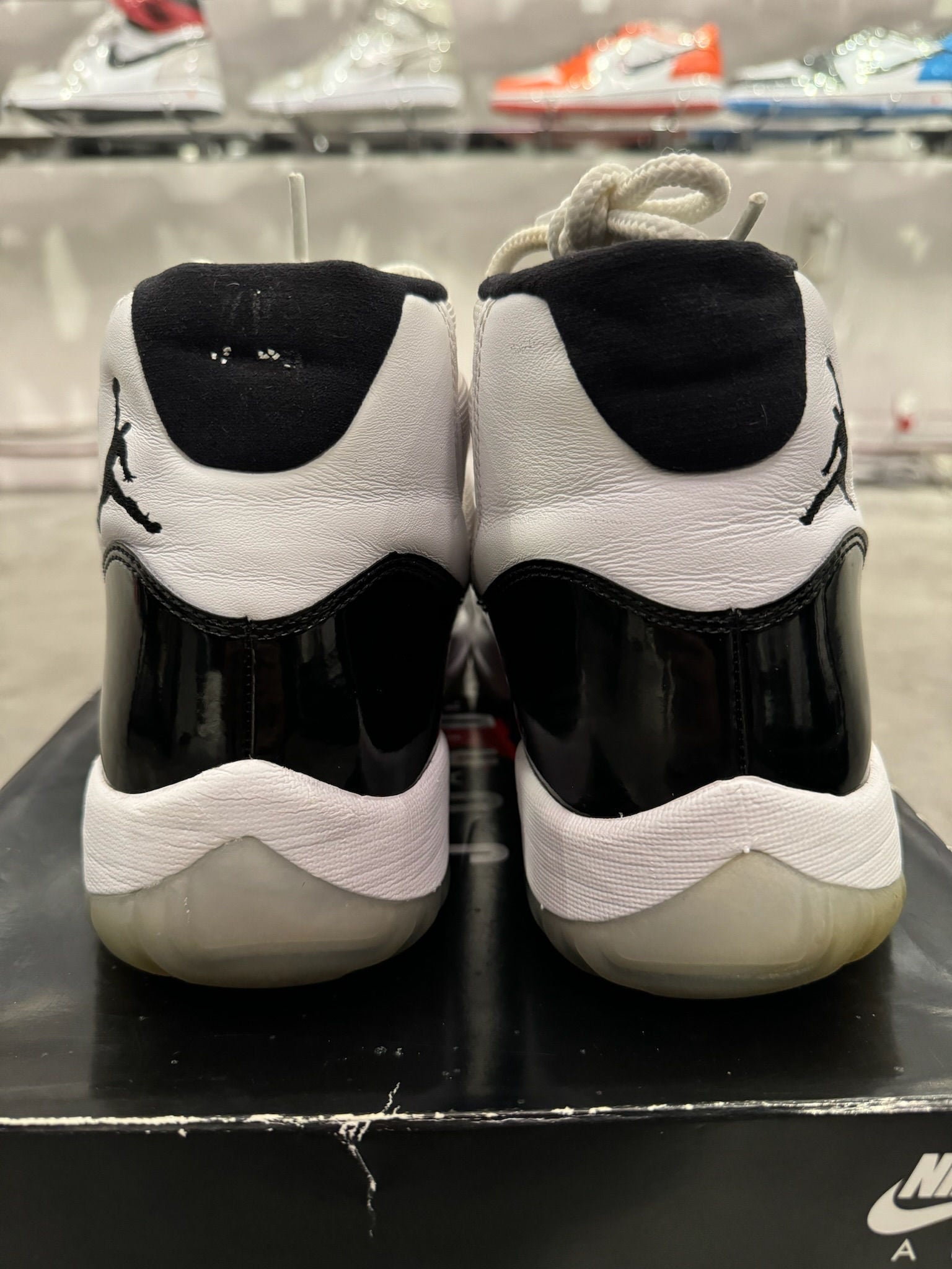 Jordan 11 Retro Concord (2018) - Pre-Owned Size 11.5