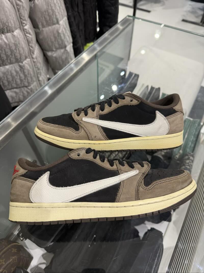 Jordan 1 Retro Low OG SP Travis Scott Mocha - Pre-Owned Size 9.5 (No original box)