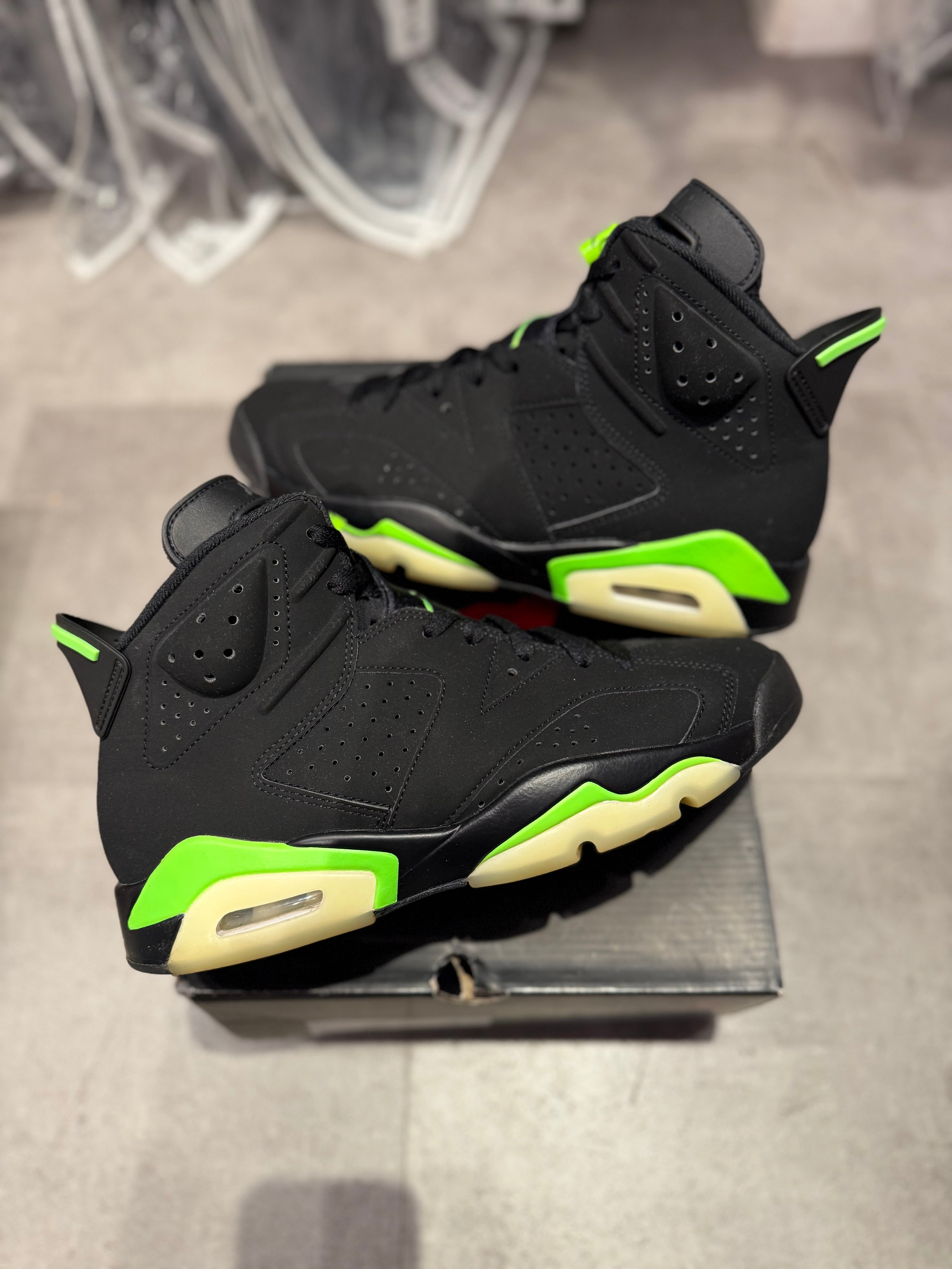 Jordan 6 Retro Electric Green (Preowned Size 9)