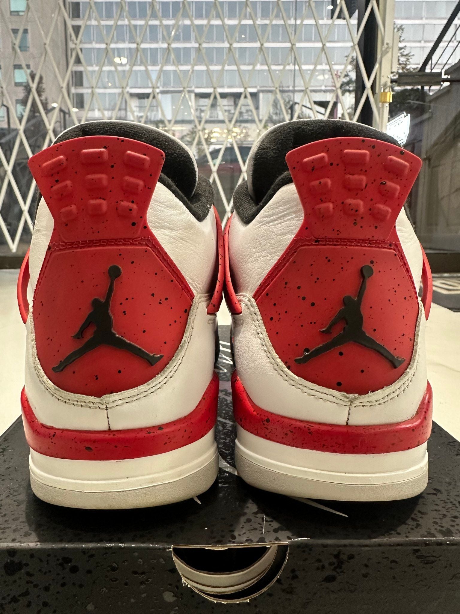 Jordan 4 Retro Red Cement - Pre-Owned Size 9