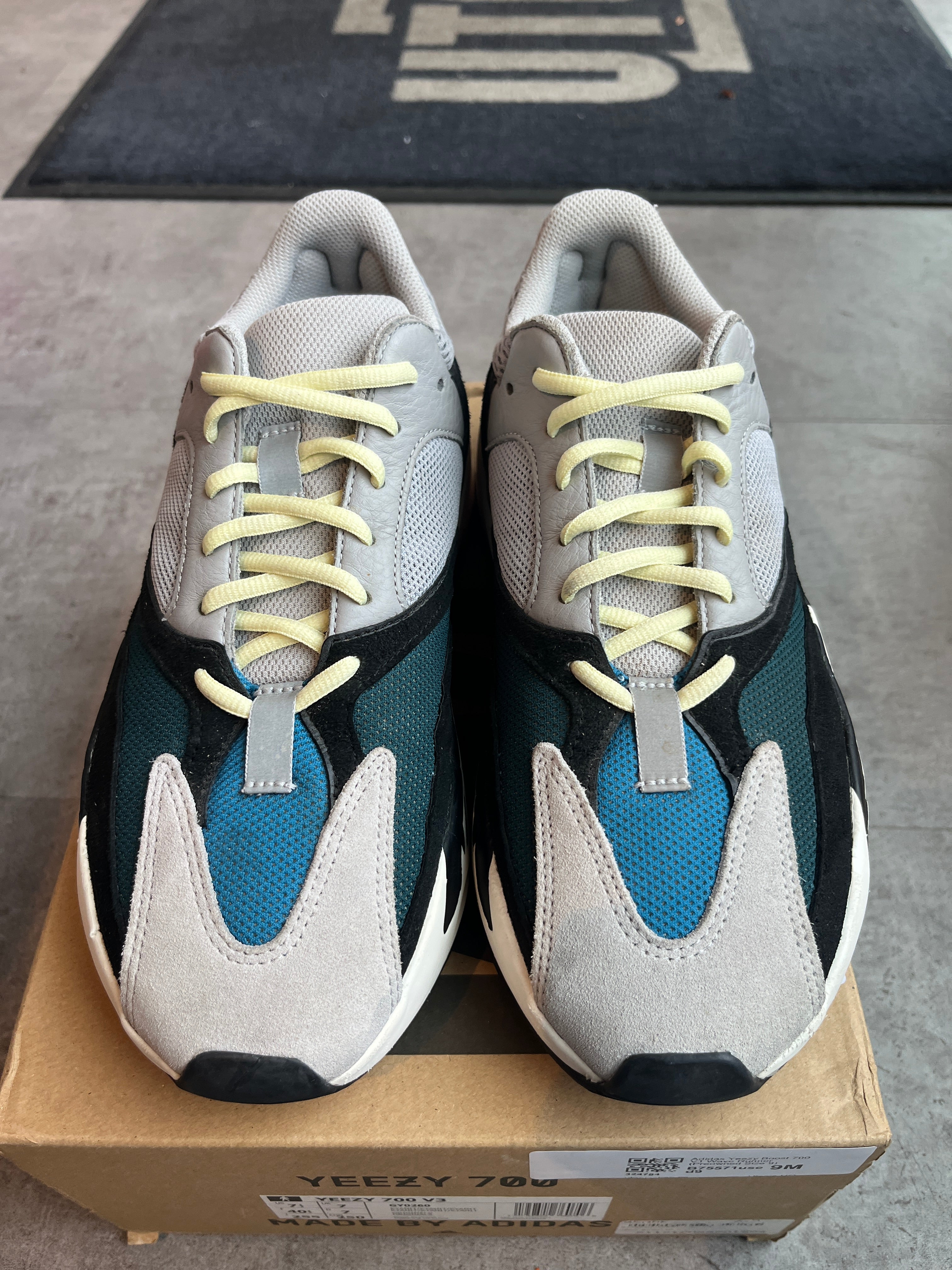 Adidas Yeezy Boost 700 V1 Wave Runner (Preowned Size 9)