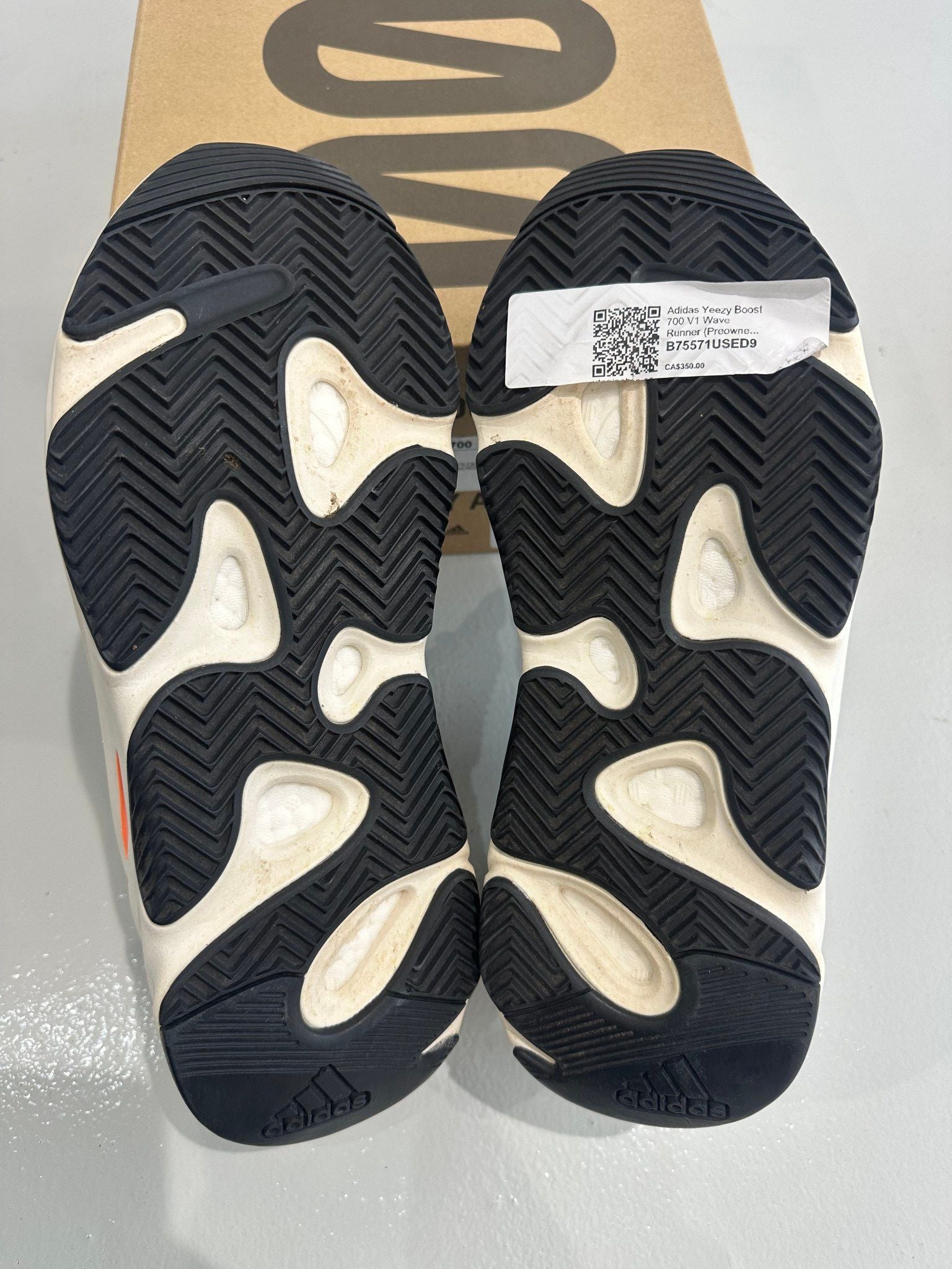 Adidas Yeezy Boost 700 V1 Wave Runner - Pre-Owned Size 9