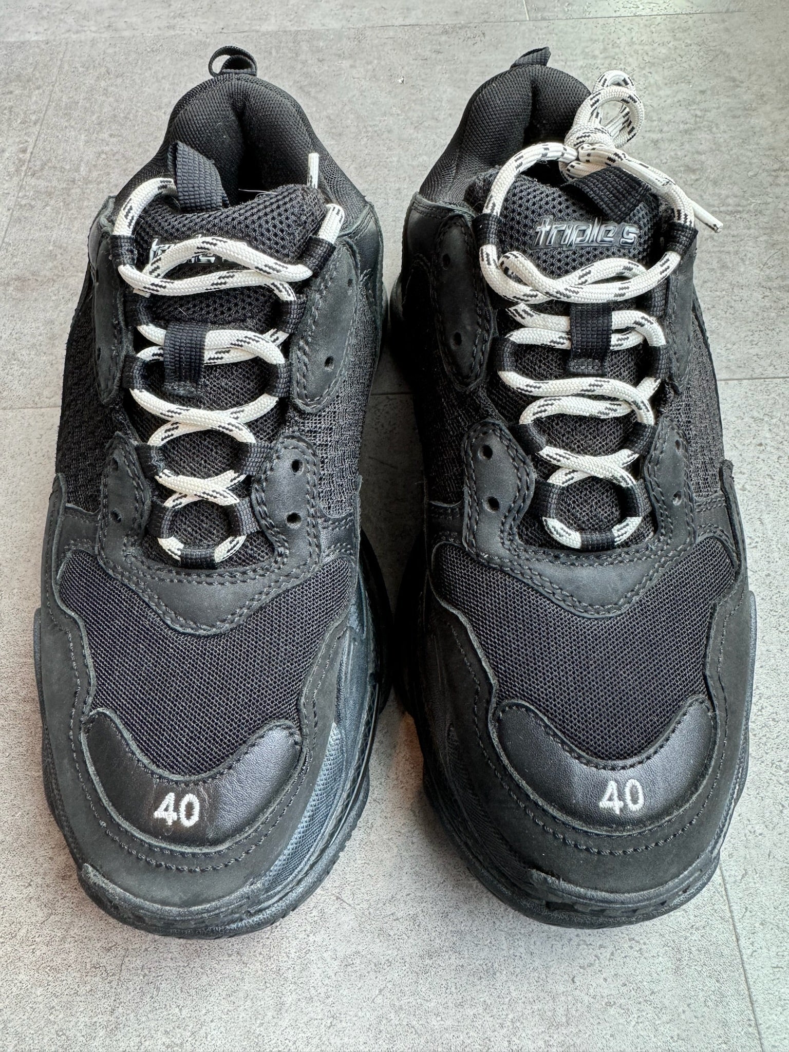 Balenciaga Triple S Sneaker Triple Black - Pre-Owned Size 8 (No original box)