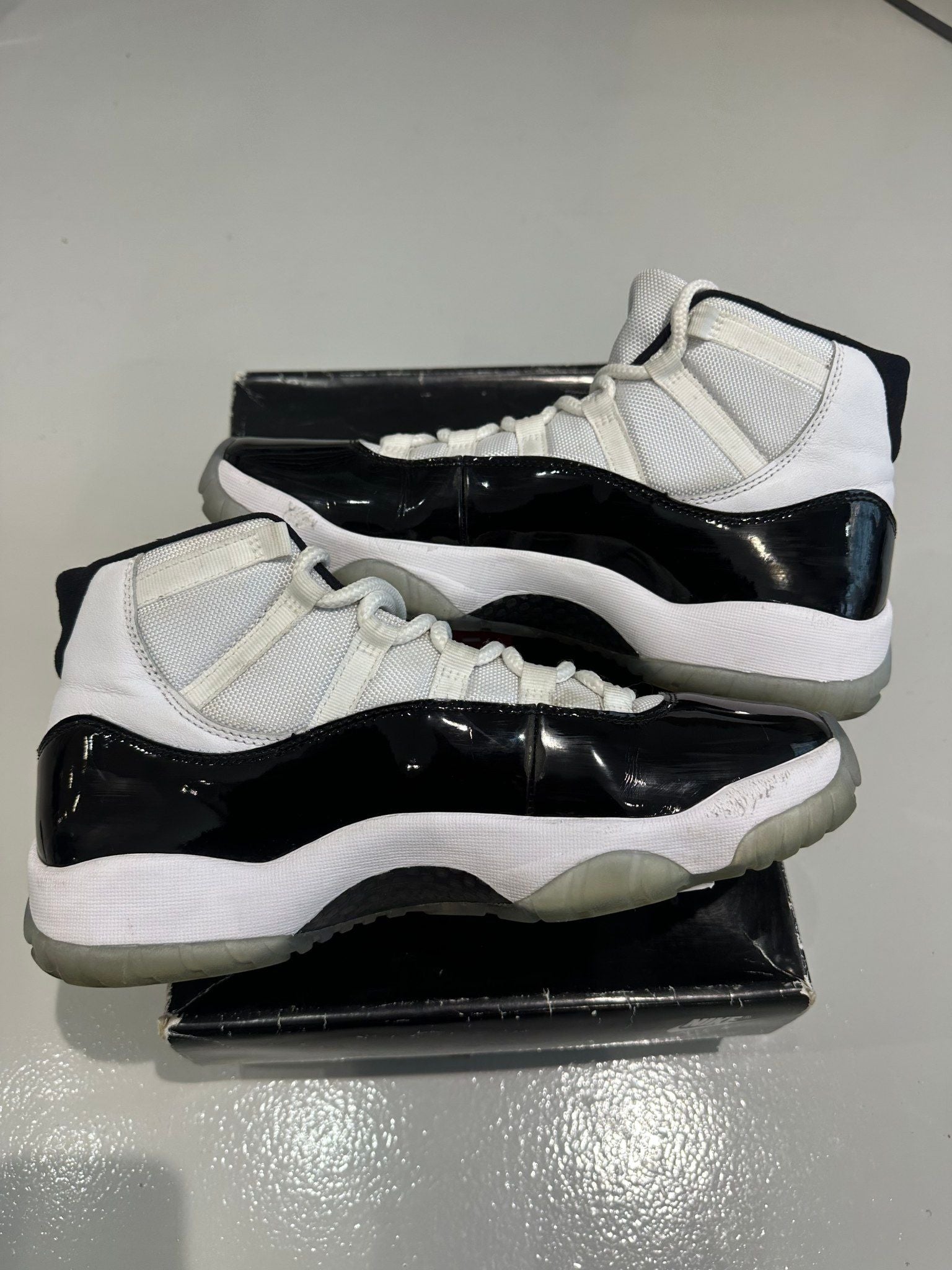 Jordan 11 Retro Concord (2018) - Pre-Owned Size 10