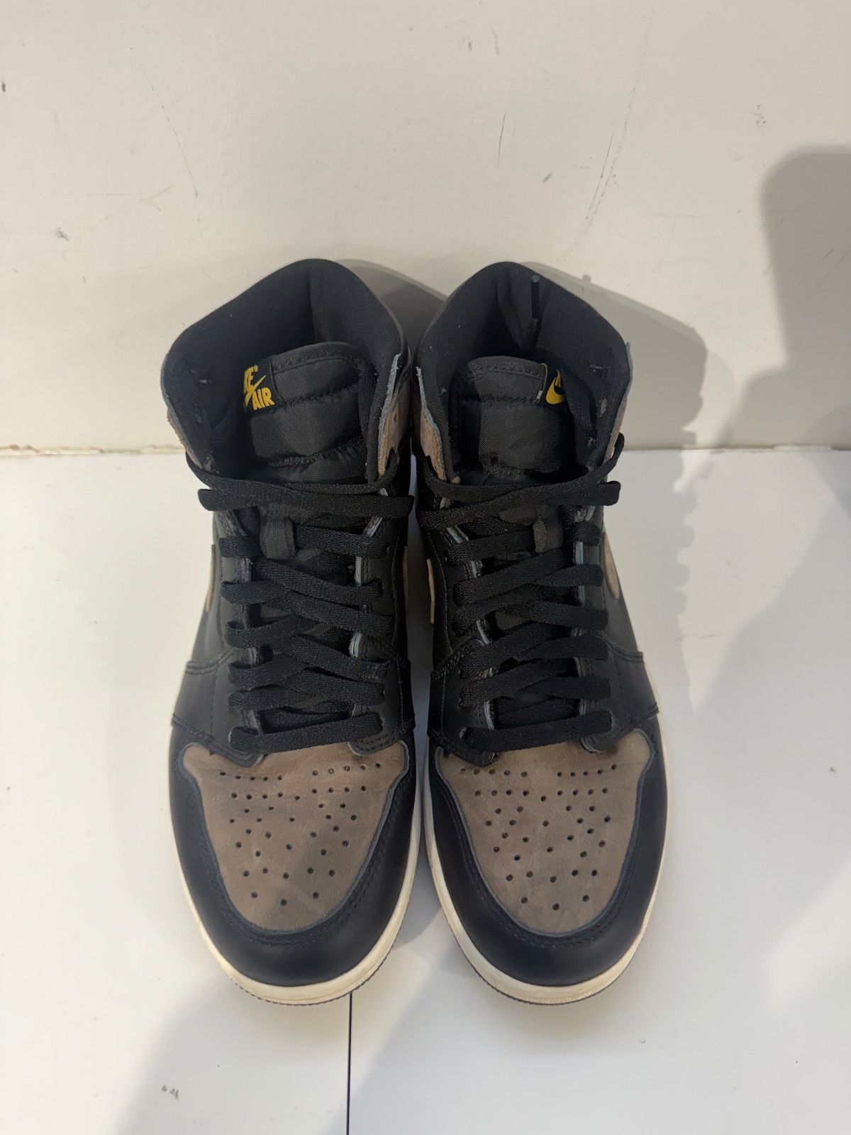Jordan 1 Retro High OG Palomino - Pre-Owned Size 8 (No original box)