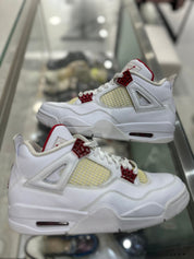 Jordan 4 Retro Metallic Red - Pre-Owned Size 9 (No original box)