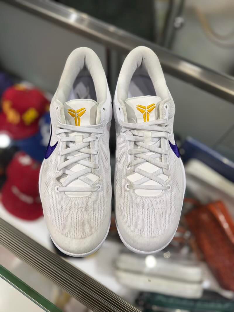 Nike Kobe 8 Protro Lakers Home - Pre-Owned Size 9.5 (No original box)