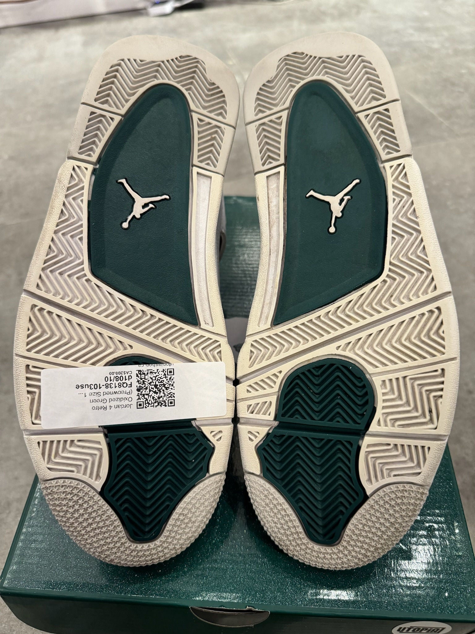 Jordan 4 Retro Oxidized Green - Pre-Owned Size 10