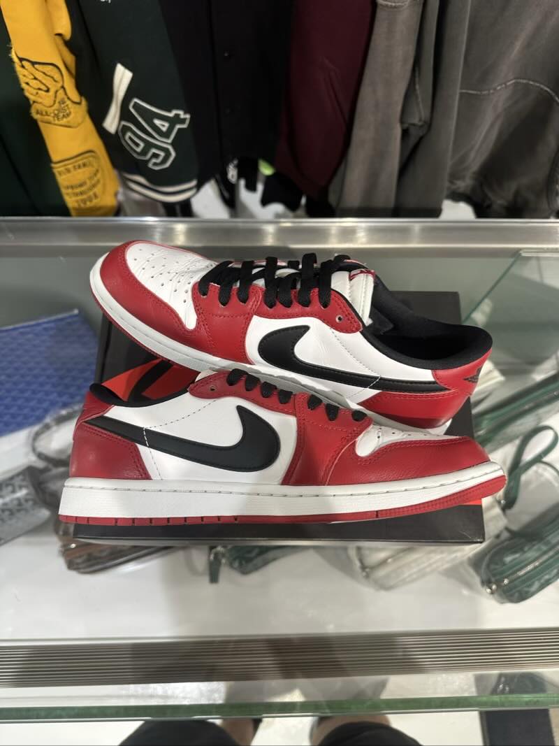 Jordan 1 Retro Low OG Chicago (2025) - Lightly Pre-Owned Size 8.5M