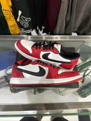 Jordan 1 Retro Low OG Chicago (2025) - Lightly Pre-Owned Size 8.5M