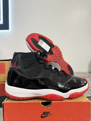 Jordan 11 Retro Playoffs Bred (2019) - Pre-Owned Size 12