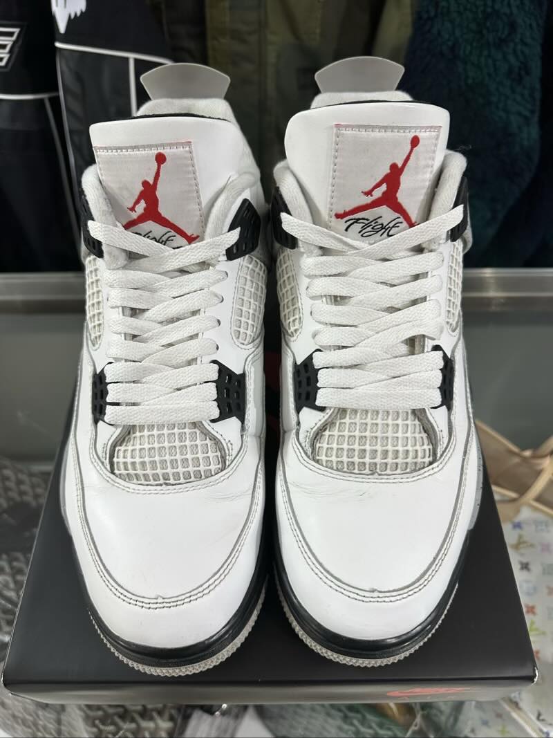 Jordan 4 Retro White Cement (2025) - Pre-Owned Size 9