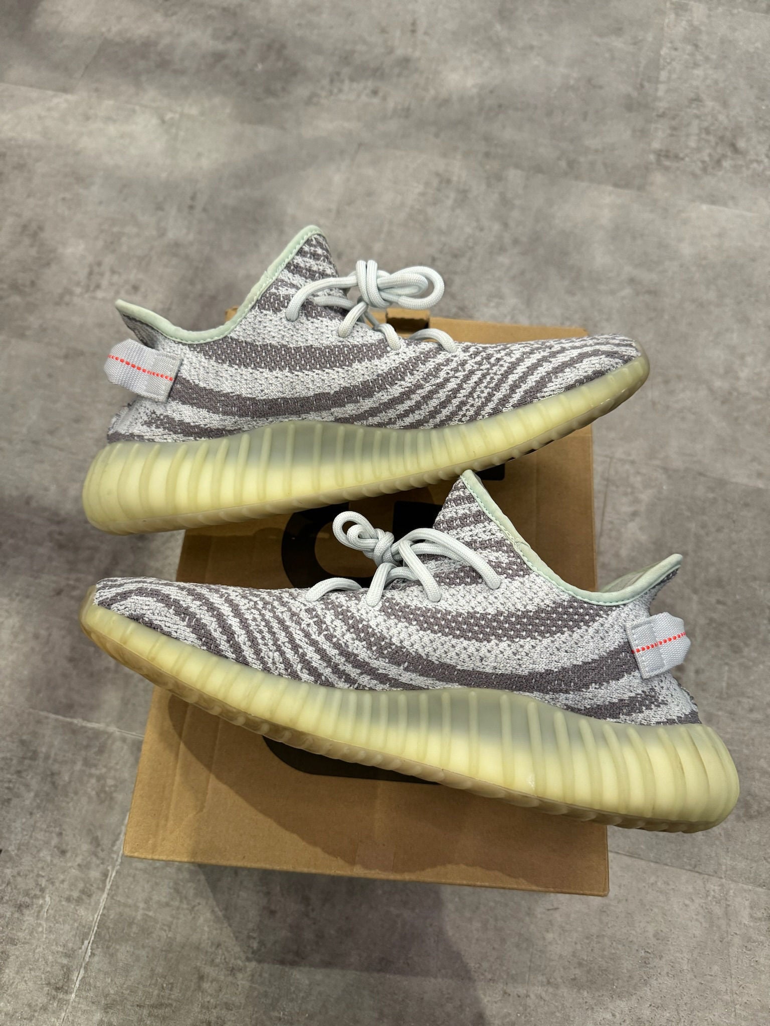 Adidas Yeezy Boost 350 V2 Blue Tint - Pre-Owned Size 9.5